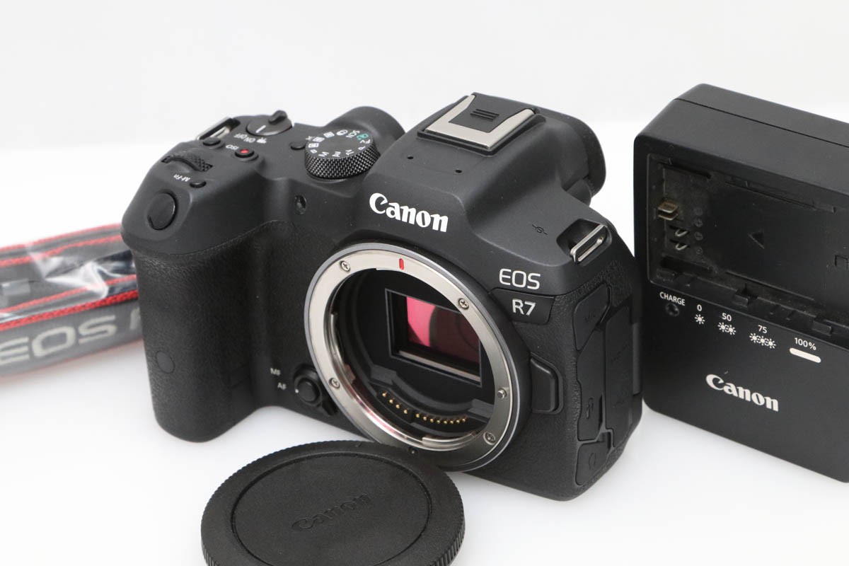 カメラ、光学機器 CANON EOS R7 ボディ