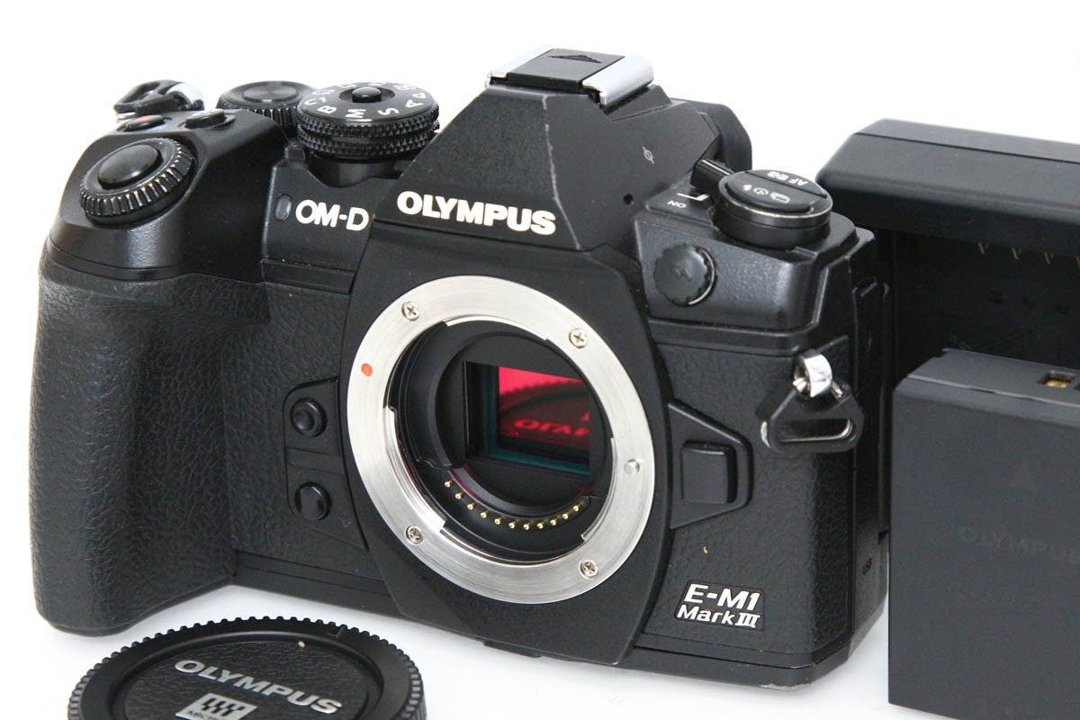（中古）OLYMPUS E-M1 Mark III本体と付属品 OM-D E-M1 Mark III ボディ 中古価格比較 - 価格.com