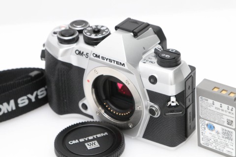 OM&nbsp;SYSTEM&nbsp;OM-5&nbsp;Mark&nbsp;II&nbsp;ボディ&nbsp;[シルバー]&nbsp;CA01-D679-4C3C