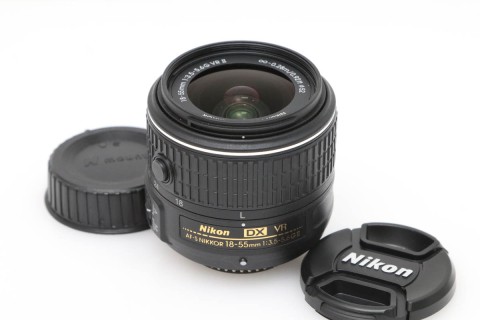 AF-S DX NIKKOR 18-55mm f/3.5-5.6G VR II CA01-D813-2A2B