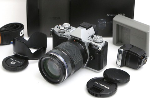OM-D&nbsp;E-M5&nbsp;Mark&nbsp;II&nbsp;14-150mm&nbsp;II&nbsp;レンズキット&nbsp;[シルバー]&nbsp;CA01-B7284-4A3