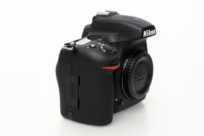 Nikon D750 24-85mmf2.8-4レンズ付