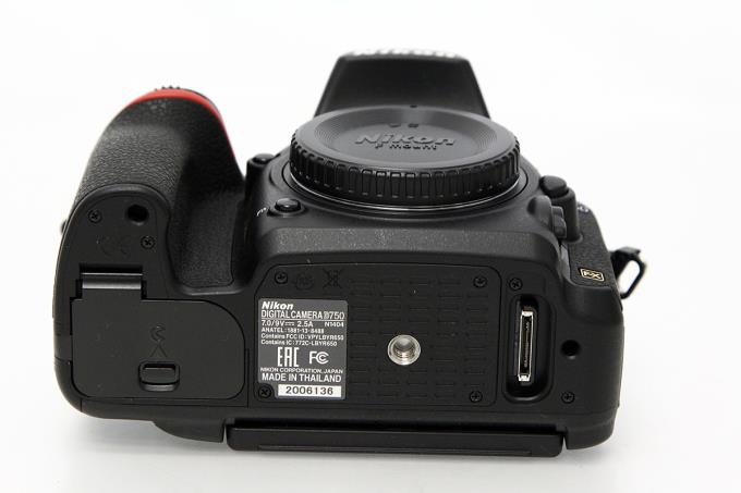 Nikon デジタル一眼レフカメラ D750 24-85レンズキット AF-S NIKKOR 24-85mm f/3.5-4.5G ED V 