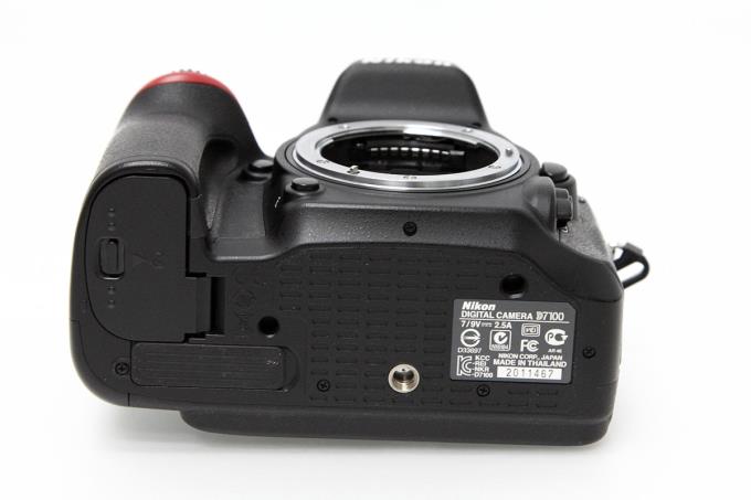 Nikon D7100　ボディー　シャッター回数15000回