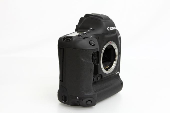 人気沸騰】 Canon デジタル一眼レフカメラ EOS-1D X Mark II ボディ EOS-1DXMK2