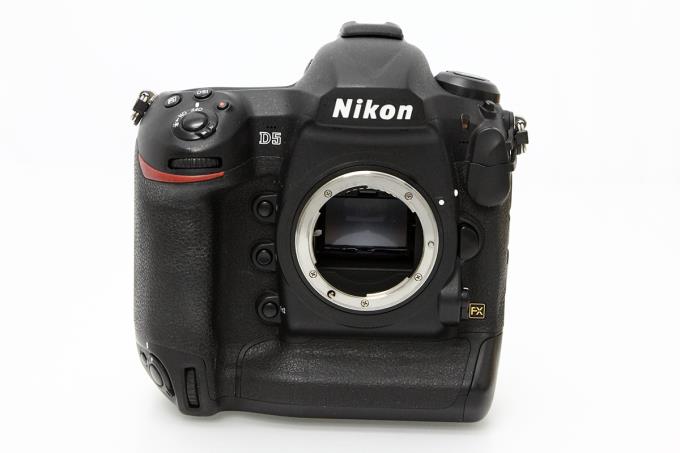 #EB01 Nikon D7100 低シャッター数8495　元箱あり