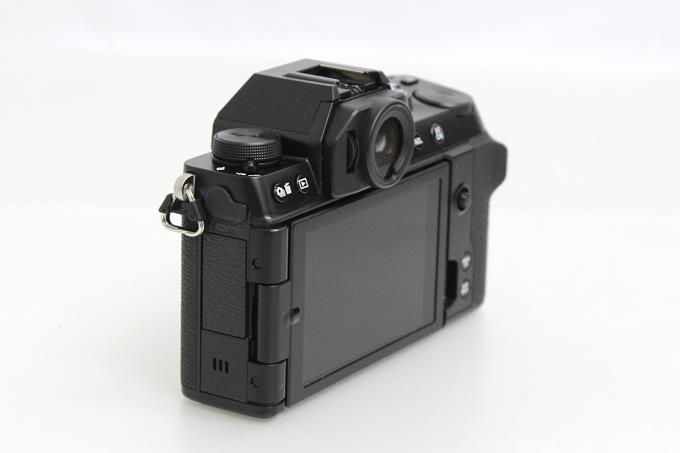 日本在庫富士フイルム　XF10黒　シャッター回数少なめ デジタルカメラ