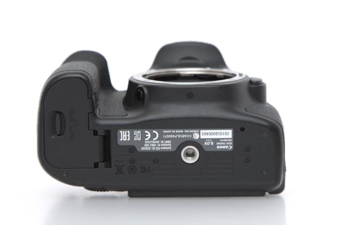 EOS 70D ボディ シャッター回数28200回以下 S878-2E4 | キヤノン