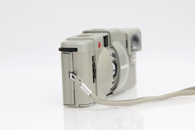 OLYMPUS　XA2　フィルムカメラ　アーバンホワイト