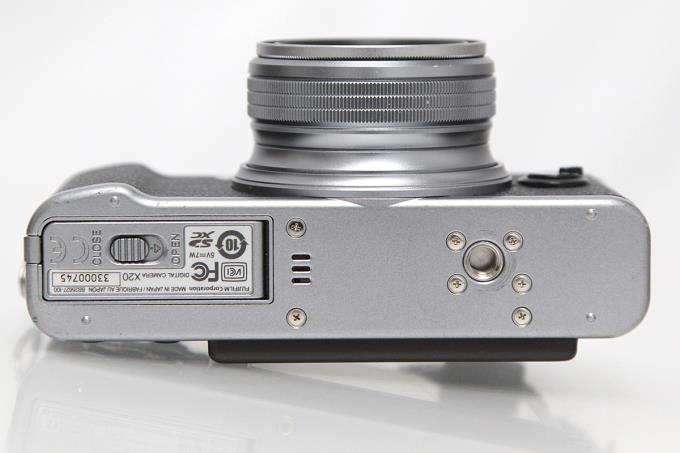 FUJIFILM X20 Black N041-2Q1 | 富士フイルム | コンパクトデジタルカメラ│アールイーカメラ