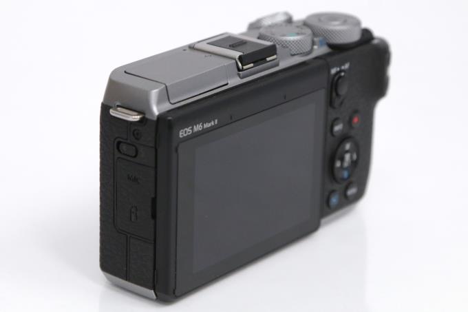 EOS M6 Mark II ボディ シルバー N047-2P2 | キヤノン | ミラーレス