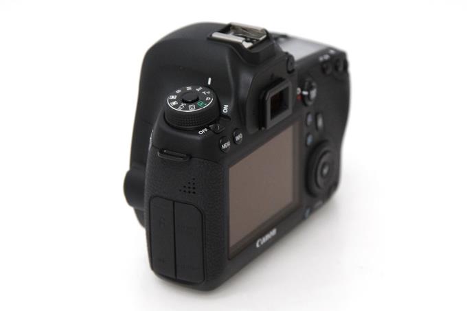 EOS 6D ボディ シャッター回数約17300回以下 A483-2Q4 | キヤノン