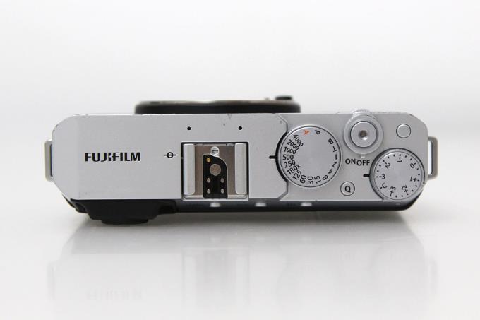 FUJIFILM X-E4 ボディ シルバー A518-2O4 | 富士フイルム | ミラーレス 