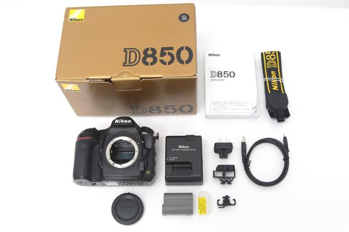 Nikon D850 ボディ シャッター42854回 - デジタル一眼