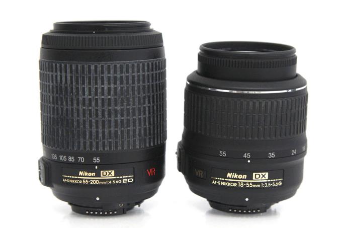 D3200 200mm ダブルズームキット ブラック シャッター回数 約2450回