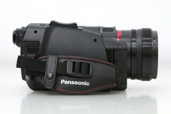 今大幅値下げ中‼️【美品】ビデオカメラ　パナソニックHC-X20 パナソニック、1型センサーで光学20倍の4Kビデオカメラ「HC-X2