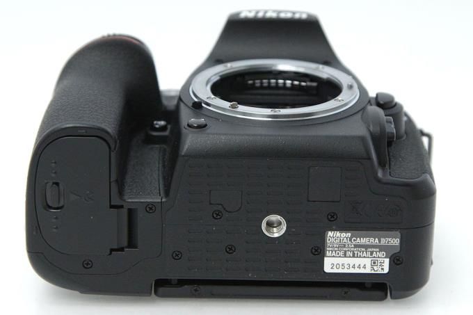 ニコン　Nikon D500 美品・ショット数17,500