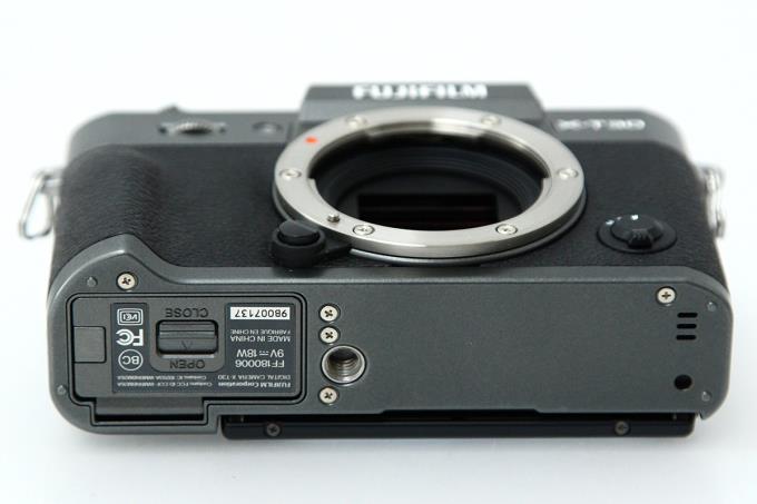 X-T30 ボディ チャコールシルバー シャッター回数 約100回以下