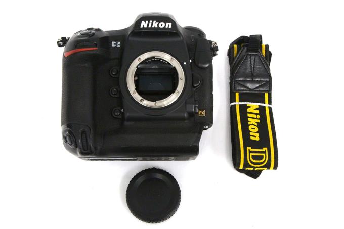 Nikon D5 ボディ ニコン