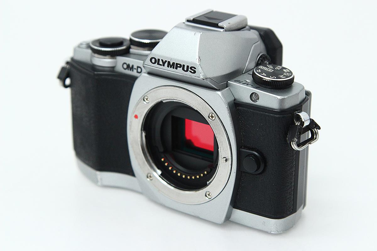 ショット数3194！OLYMPUS　OM-D E-M10シルバーボディのみ ショット数3194！OLYMPUS OM-D E-M10シルバーボディのみ オリンパスOM-30