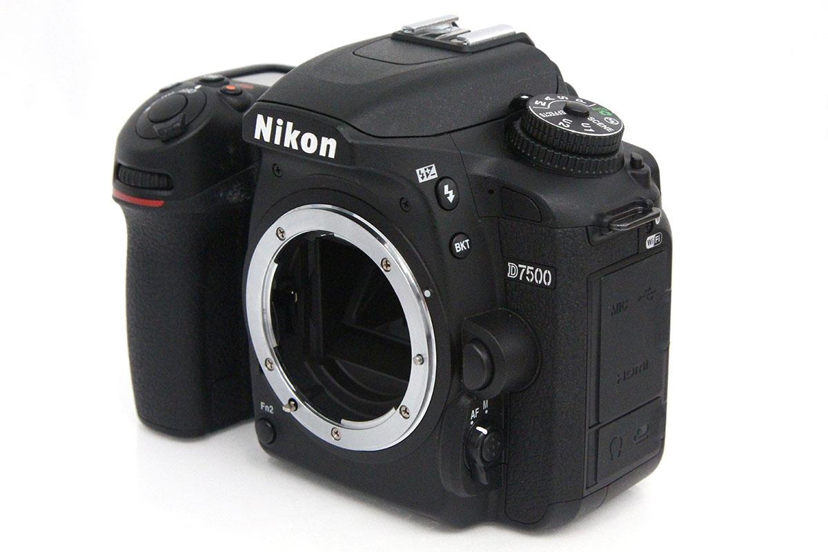 Nikon  D7500  レンズ二つ