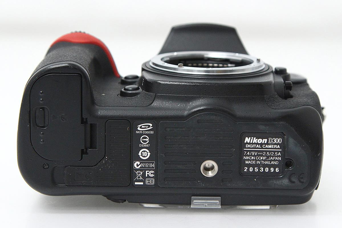 ニコン D300 ボディ - デジタルカメラ