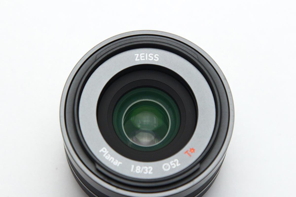 Touit 1.8 32 32mm F1.8 (富士フイルム Xマウント) CA01-M1593 Touit 1.8 32 32mm F1.8 (富士フイルム Xマウント) CA01-M1593