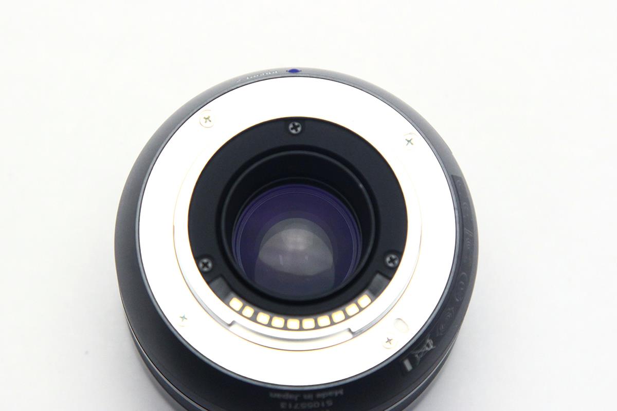 Touit 1.8 32 32mm F1.8 (富士フイルム Xマウント) CA01-M1593 Touit 1.8 32 32mm F1.8 (富士フイルム Xマウント) CA01-M1593
