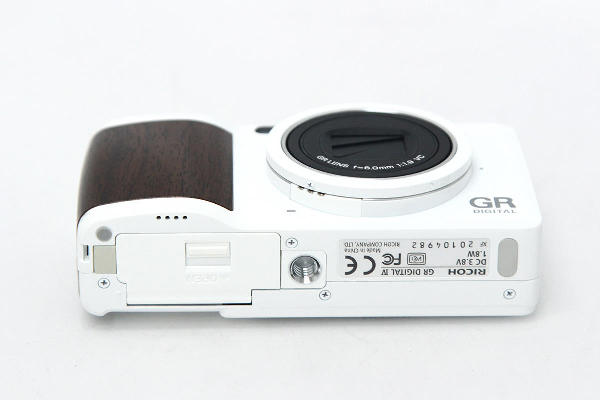 GR DIGITAL IV ホワイト CA01-M1722-2Q2A | リコー | コンパクトデジタルカメラ│アールイーカメラ