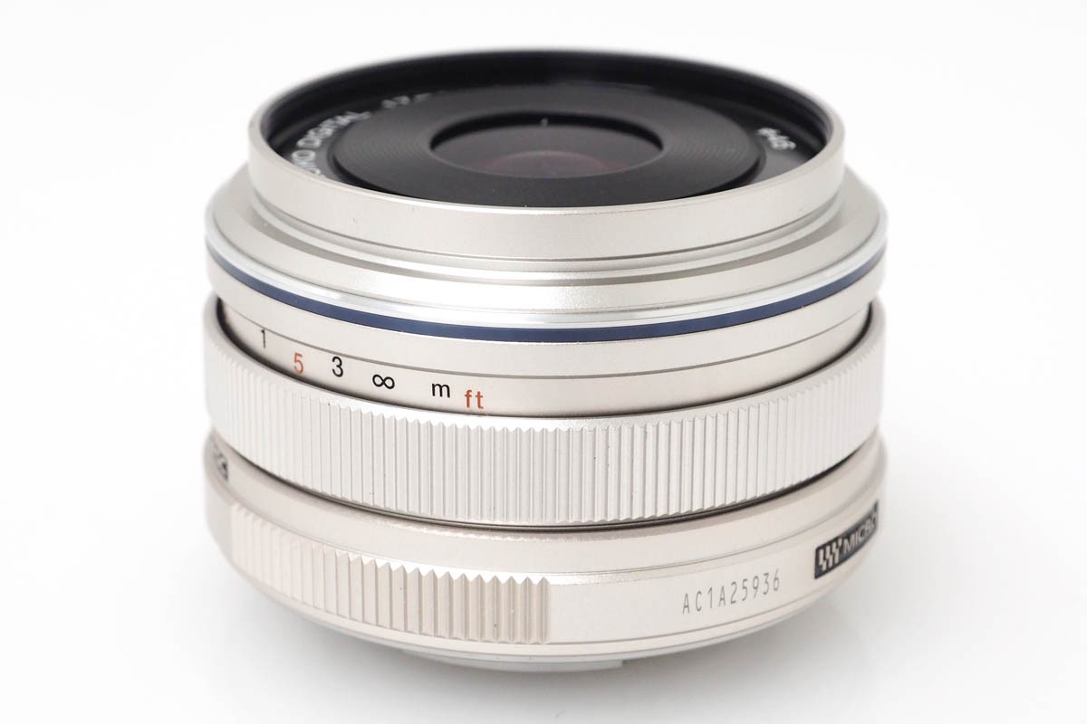 M.ZUIKO DIGITAL 17mm F1.8 シルバー CA01-R855-2N4 | オリンパス 