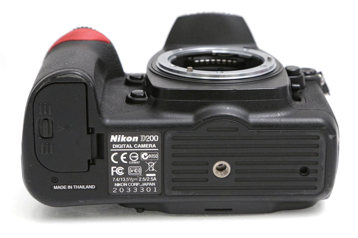 Nikon D200 ボディ ニコン 一眼レフカメラ｜T990 Amazon | Nikon デジタル一眼レフカメラ D200 ボディ本体