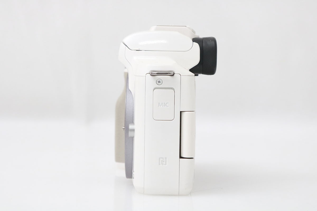 ジャンク 】 Canon EOS Kiss M ボディ ホワイト