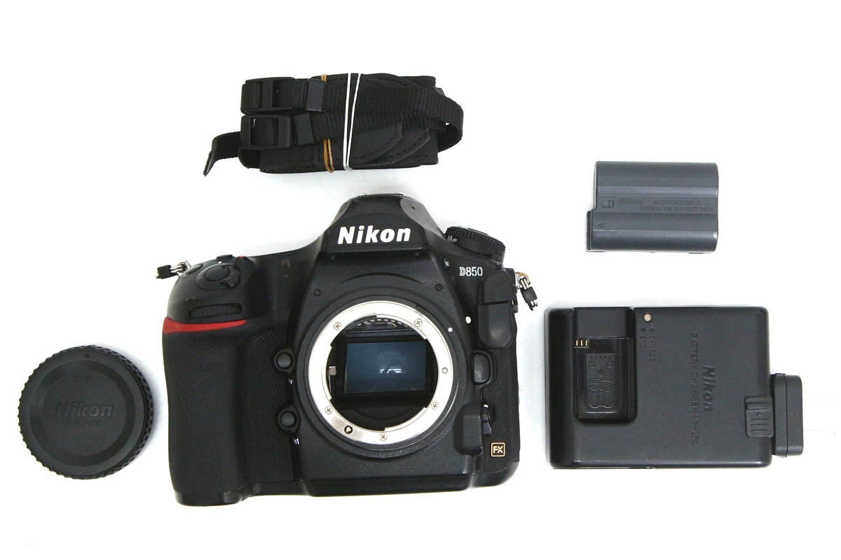 D850 ボディ CA01-R1863-3V1B-ψ | ニコン | デジタル一眼レフカメラ