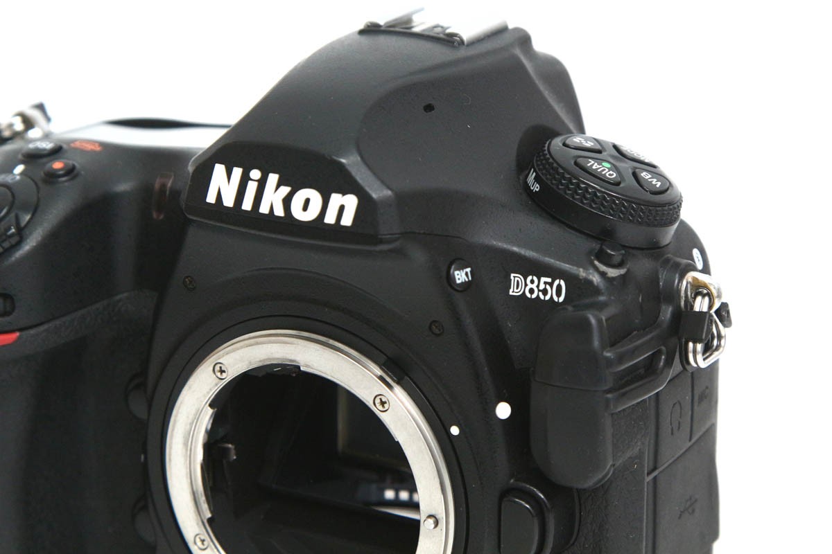 D850 ボディ CA01-R1863-3V1B-ψ | ニコン | デジタル一眼レフカメラ