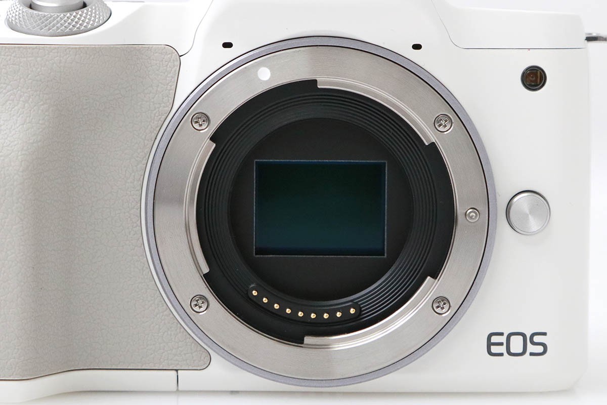 EOS Kiss M2 ボディ [ホワイト] CA01-M4665-2P2A | キヤノン