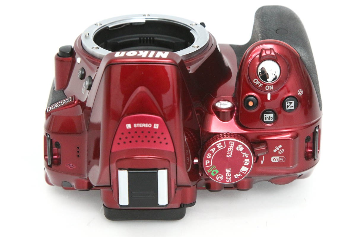 D5300 18-55 VR IIレンズキット [レッド] CA01-R2209-2Q1A | ニコン 