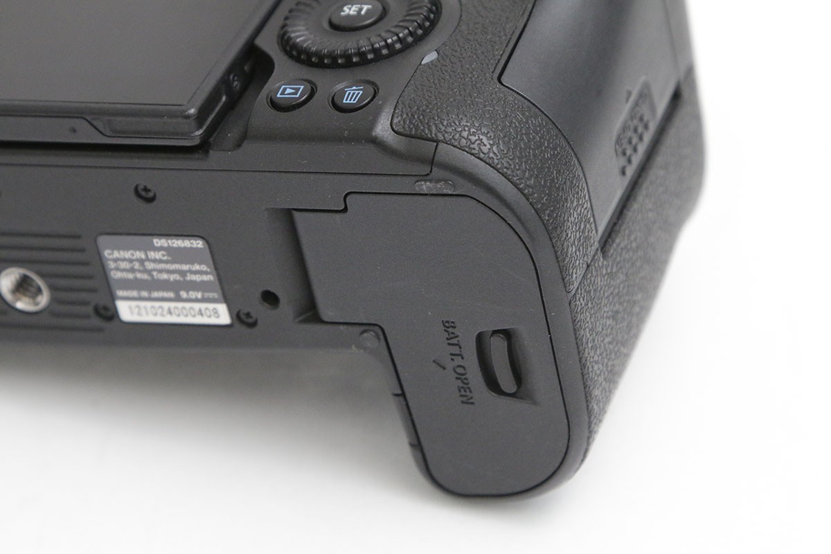 EOS R6 ボディ（純正予備バッテリー付属） CA01-B4798-2S5 | キヤノン