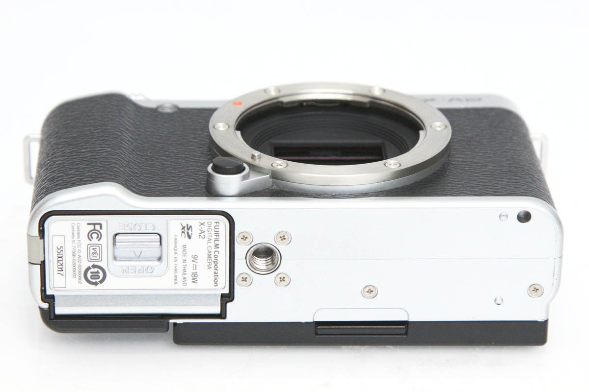 FUJIFILM X-A2 レンズキット [シルバー]（センサー清掃済み） CA01