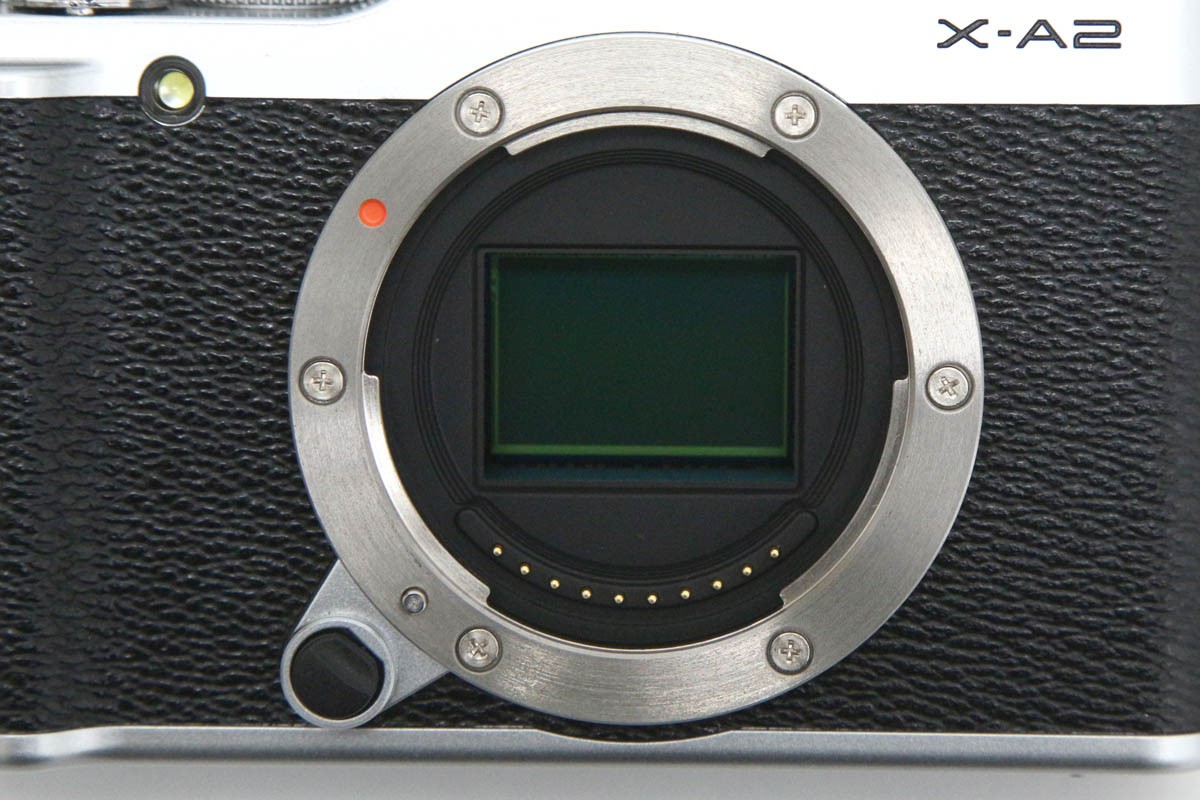 FUJIFILM X-A2 レンズキット [シルバー]（センサー清掃済み） CA01