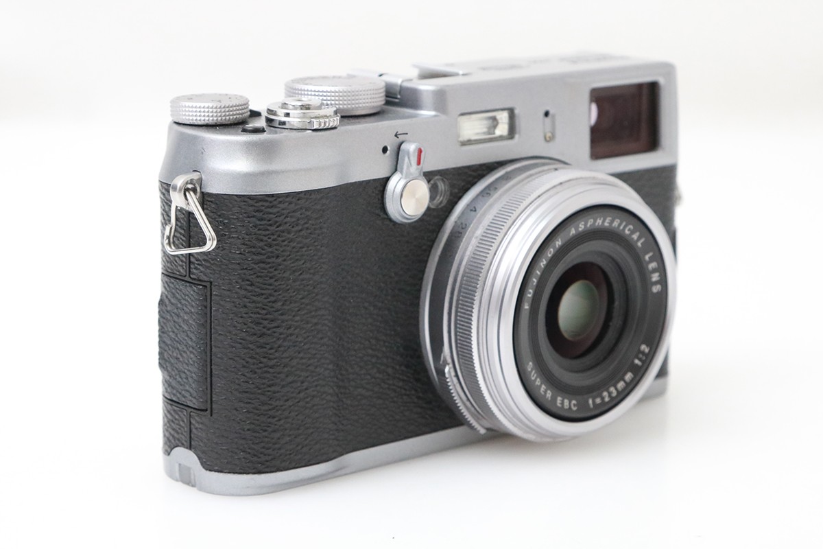 FinePix X100 CA01-M6589-2Q1A