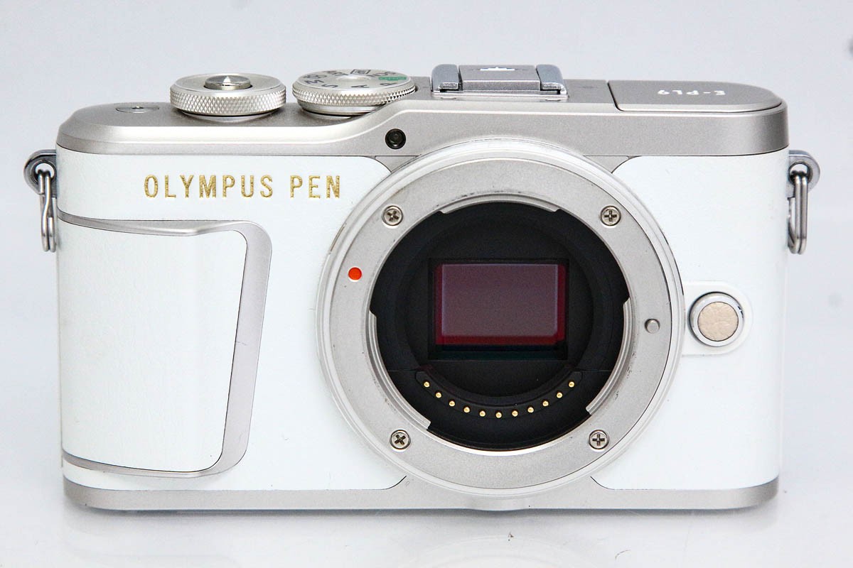 OLYMPUS PEN E-PL9 14-42mm EZ�����Y�L�b�g [�z���C�g]�i�Z���T�[���|�ς݁j CA01-R6539-3Y2B