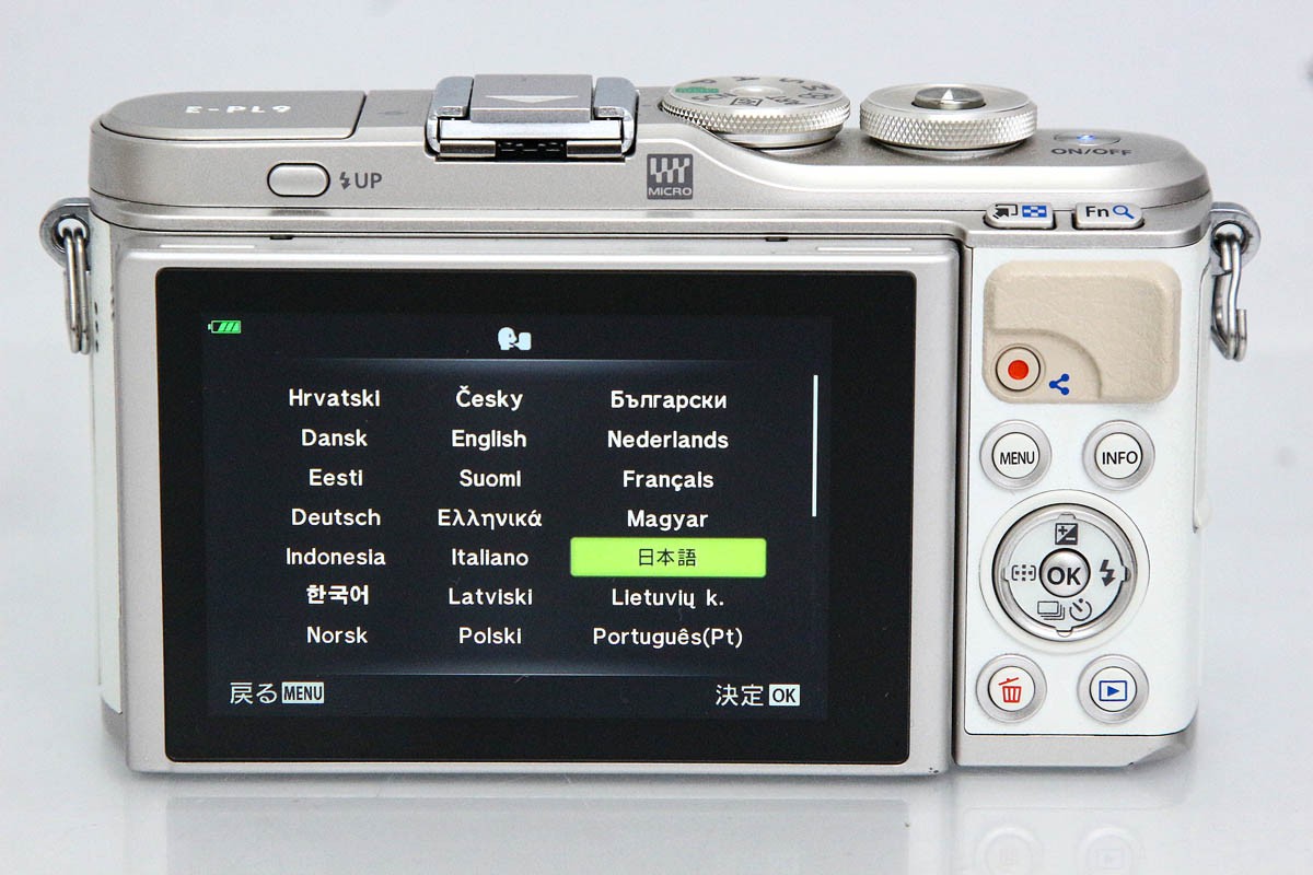 OLYMPUS PEN E-PL9 14-42mm EZ�����Y�L�b�g [�z���C�g]�i�Z���T�[���|�ς݁j CA01-R6539-3Y2B