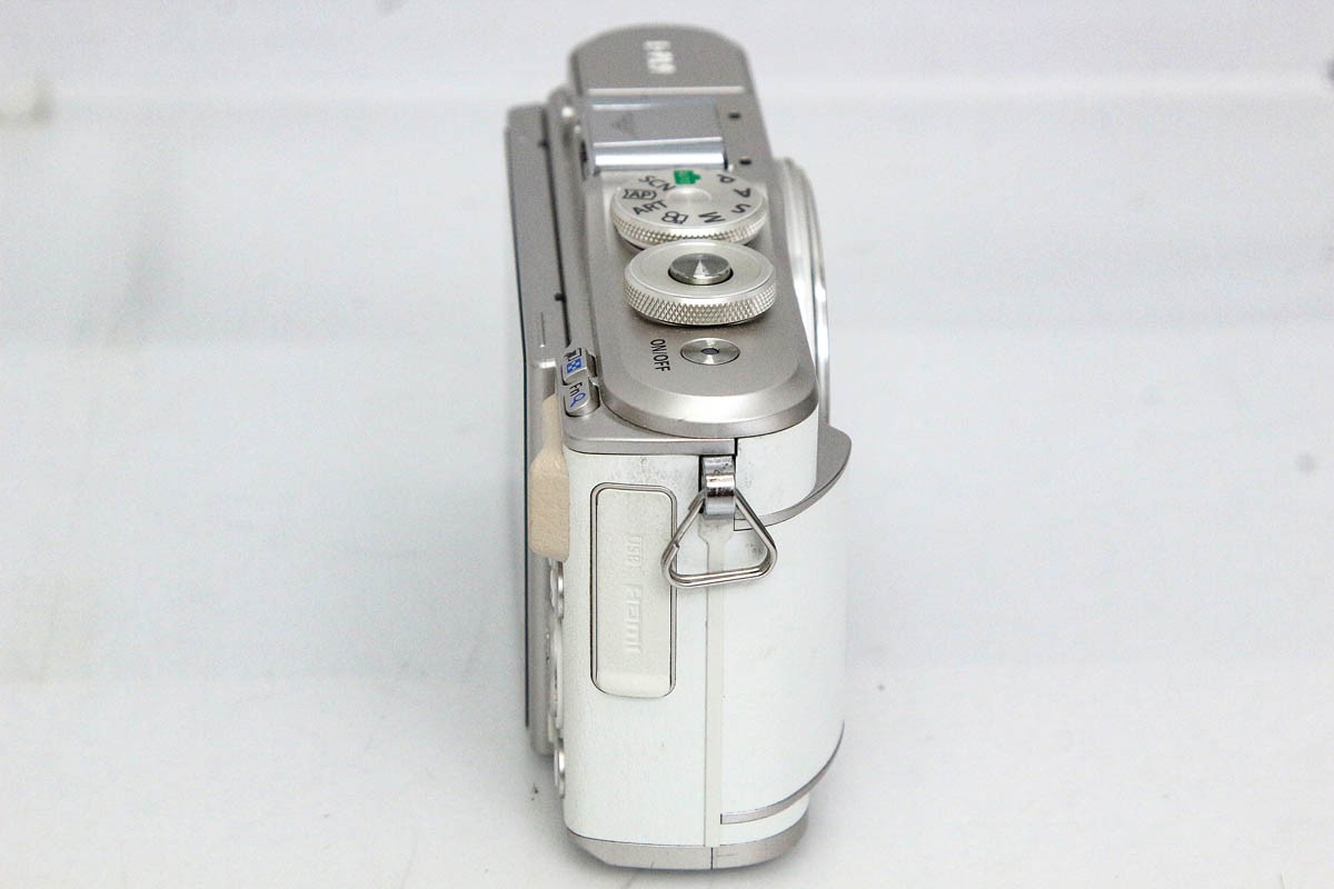 OLYMPUS PEN E-PL9 14-42mm EZ�����Y�L�b�g [�z���C�g]�i�Z���T�[���|�ς݁j CA01-R6539-3Y2B