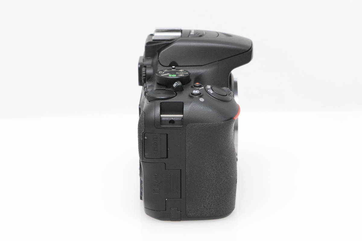 D5500 ボディ(純正予備バッテリー付き・センサー清掃済み) CA01-D268-2Q2A