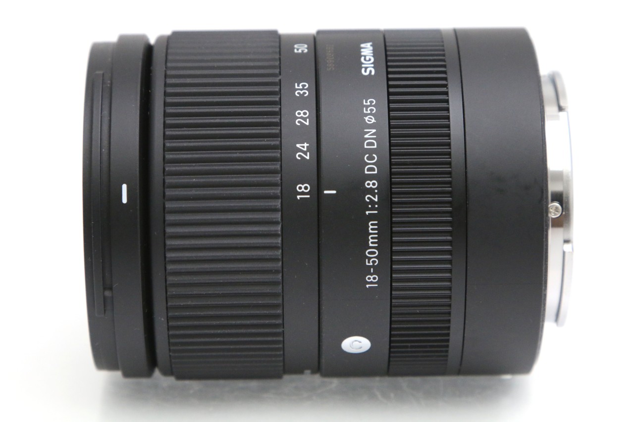 18-50mm F2.8 DC DN [�\�j�[E�p] CA01-B2090-2B3