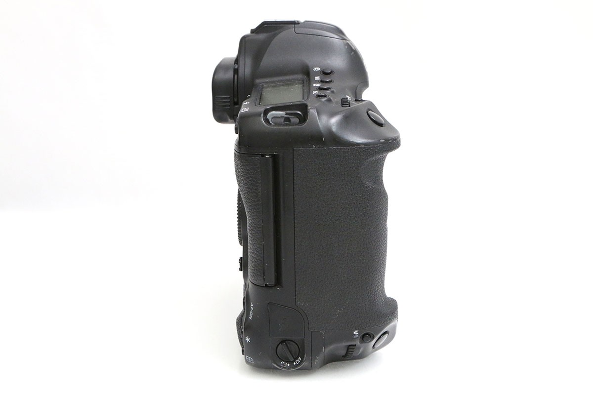 EOS-1D X Mark II �{�f�B CA01-B6746-3W2A