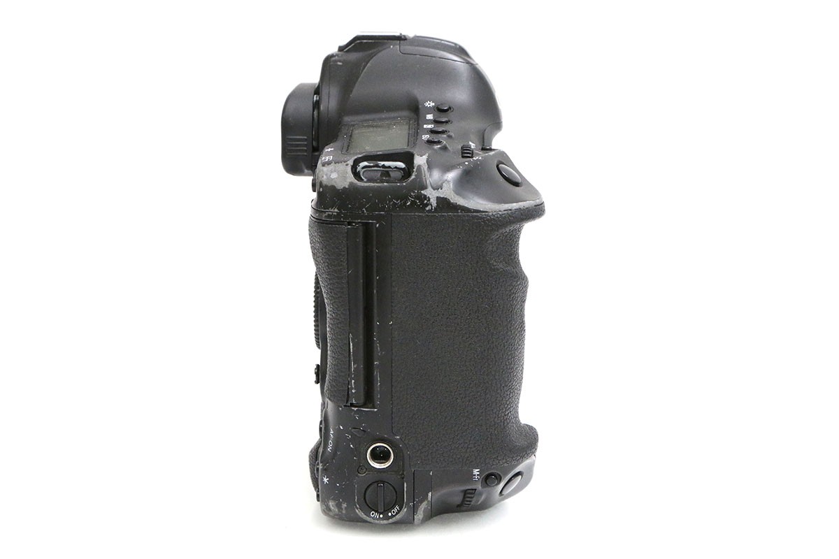 EOS-1D X Mark II �{�f�B CA01-B6747-3W2A