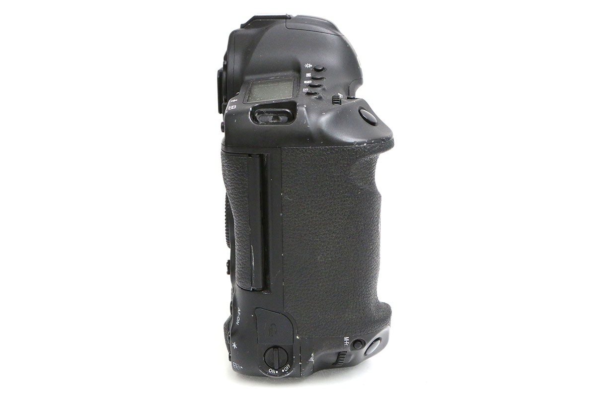 EOS-1D X Mark II �{�f�B CA01-B6748-3W2A