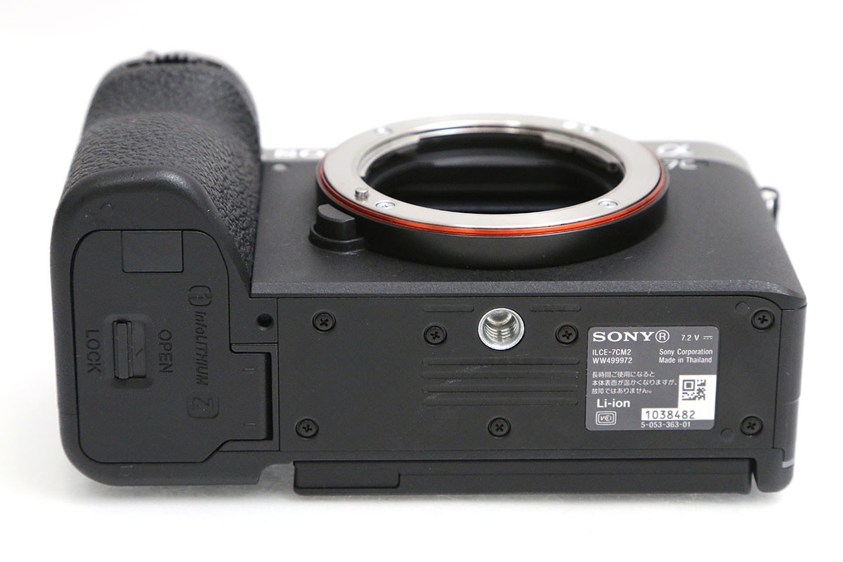 ��7C II ILCE-7CM2 �{�f�B [�V���o�[] CA01-B6824-3V4