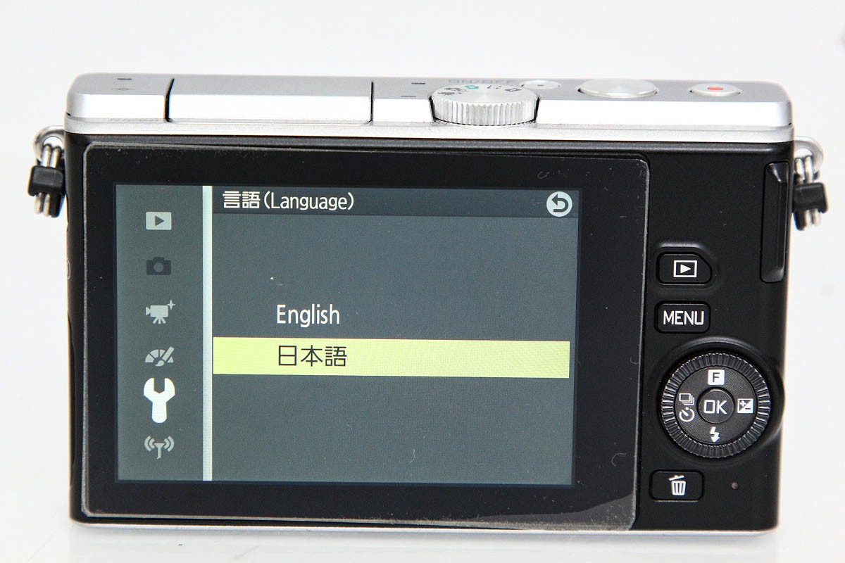 Nikon 1 J4 ダブルズームキット CA01-R6598-3Y4